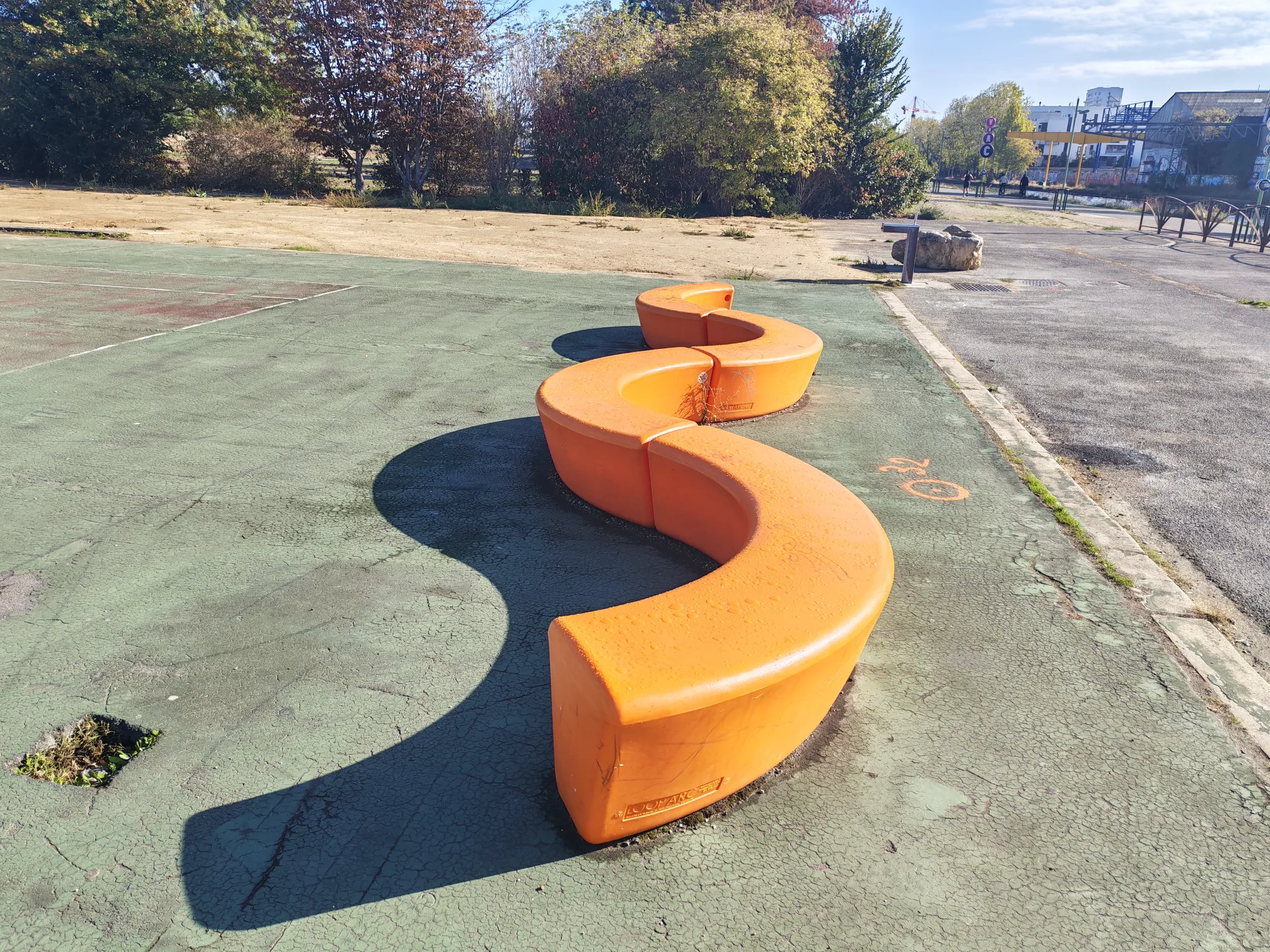 Snake curb spot — photo 1
